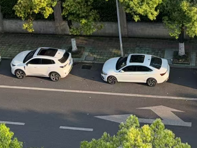 佑驾创新携手荣耀（HONOR），以“无人车＋机器人”重塑物流新范式